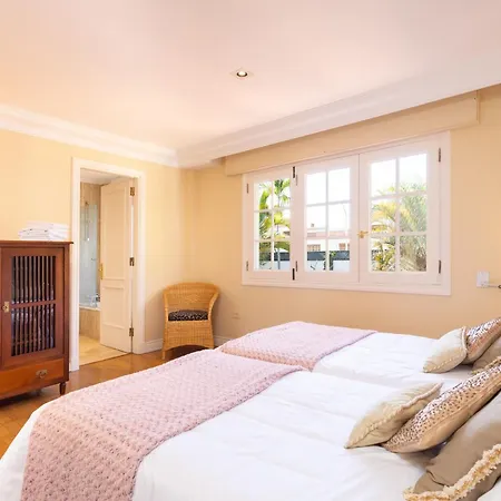 빌라 Home2book Timeless Elegance Villa, Cristianos